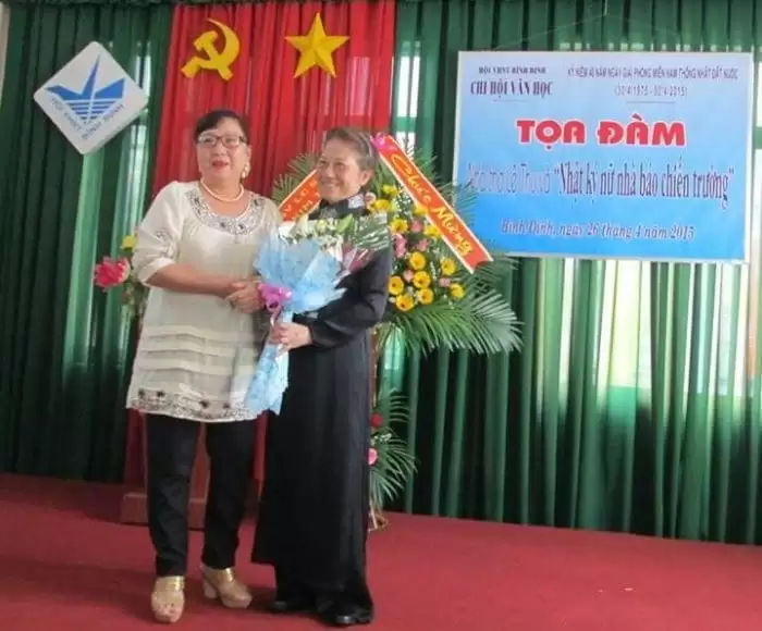 Nhà báo Lệ Thu